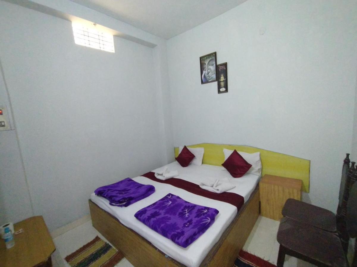 Mohit In Paying Guest House Varanasi Exteriör bild